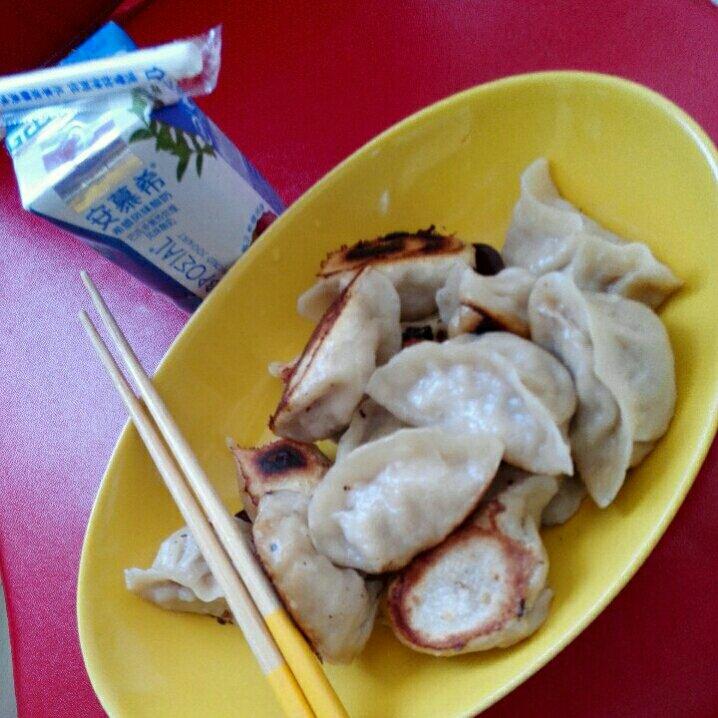 锅贴饺子