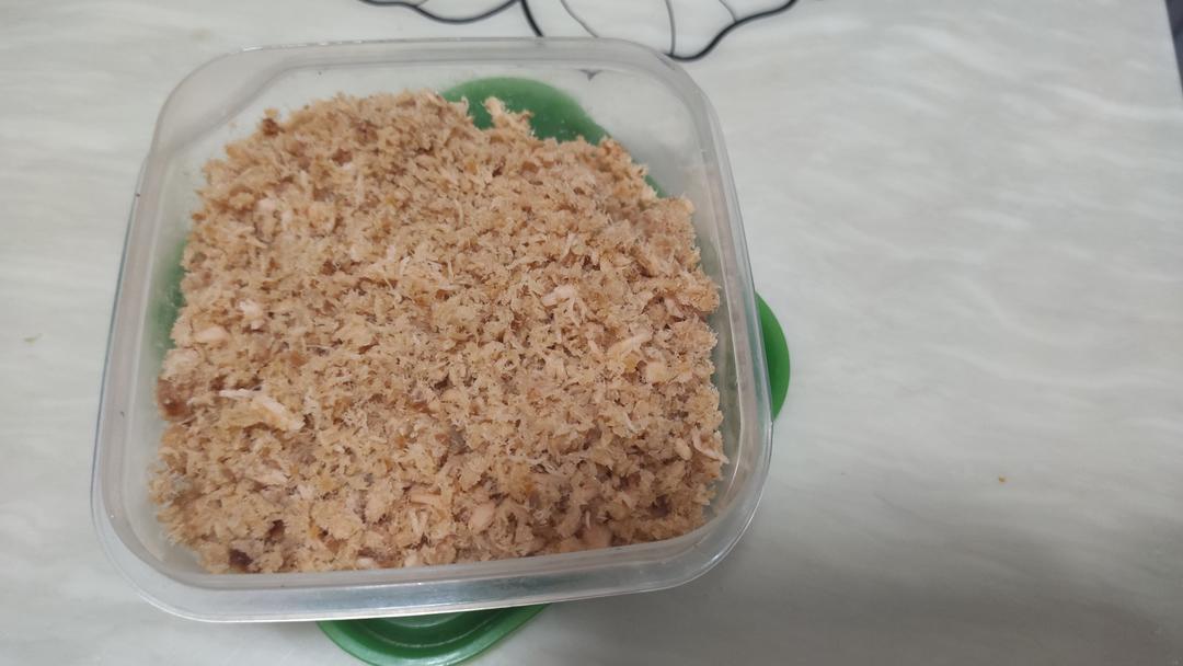 宝宝辅食三文鱼肉松适合6个月以上宝宝食用补充DHA