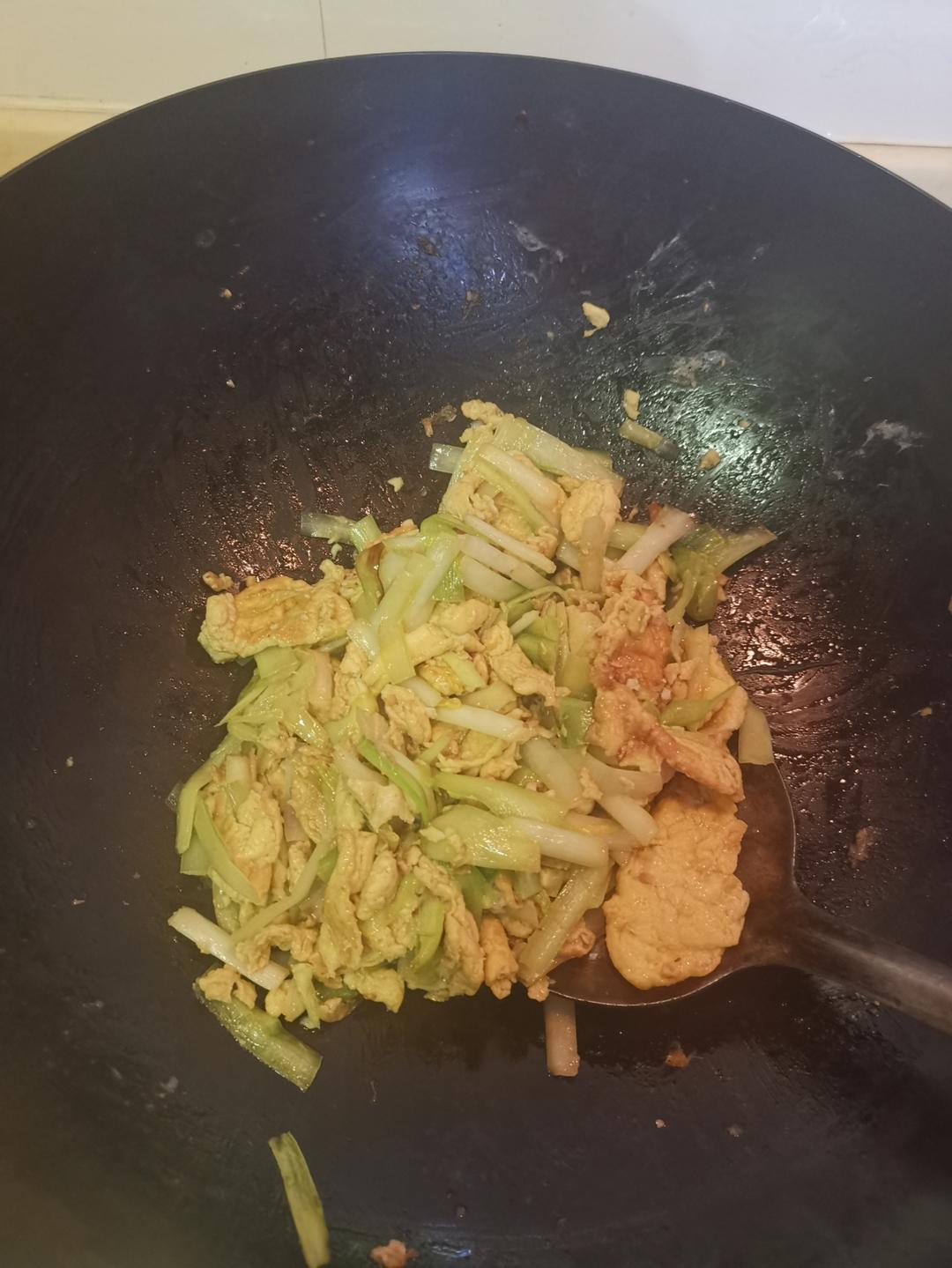 整个简单的韭黄炒蛋（手把手教学）