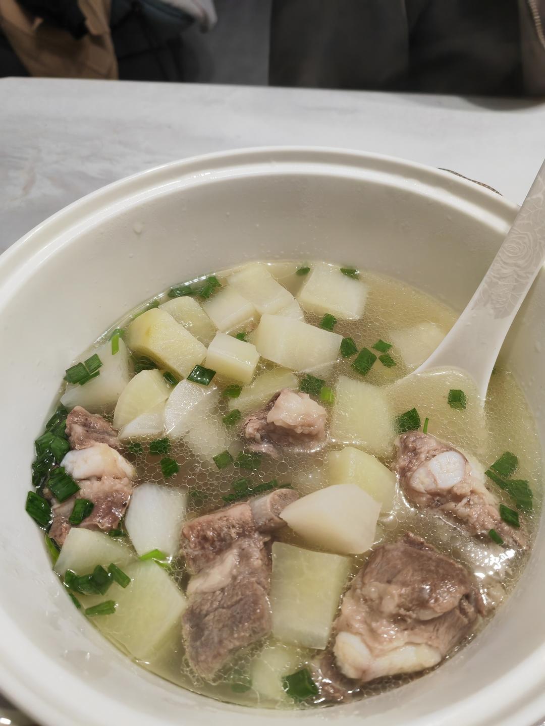 萝卜炖排骨-秋冬懒人汤