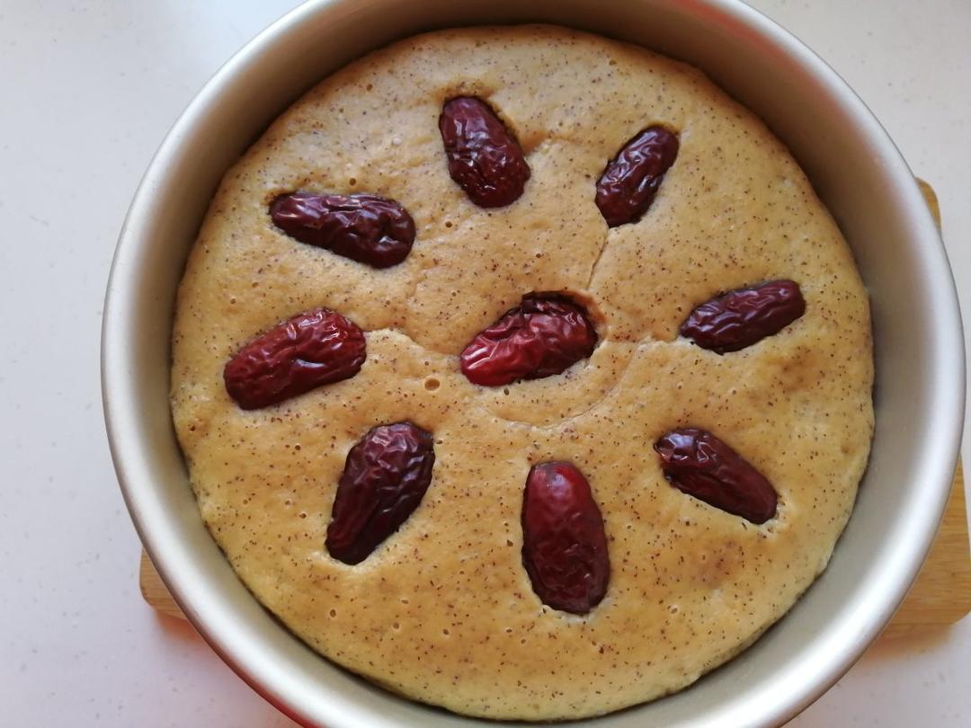 补铁、补血、香甜蓬松的红枣发糕，不需揉面，蒸一蒸就可以了