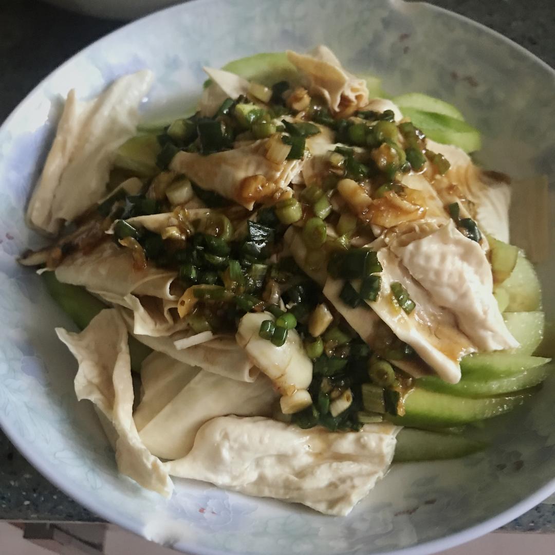 孜然凉拌腐竹小黄瓜（超好吃）