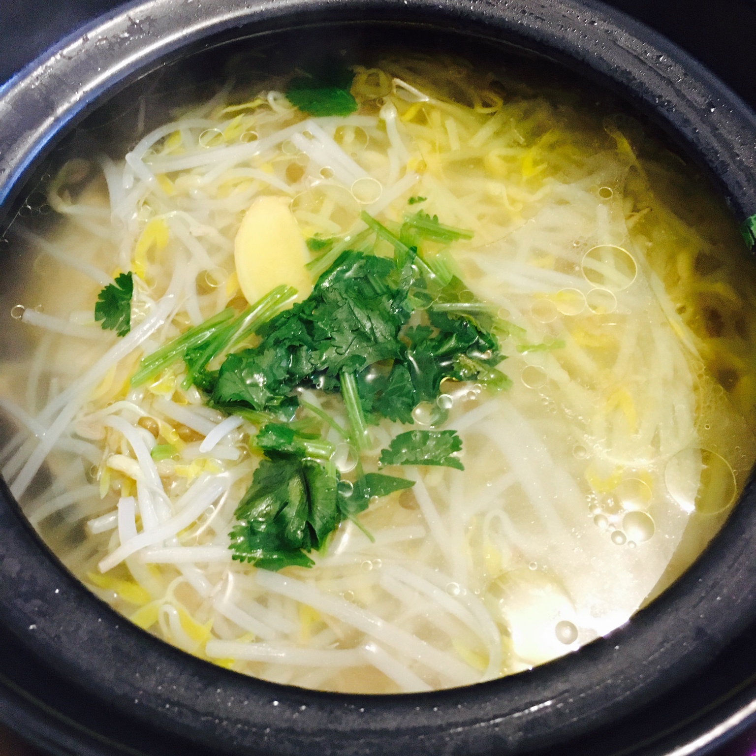 小谁家小谁做的韩式豆芽汤