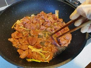 在家也能炒出鲜嫩营养的～西兰花炒牛肉的做法 步骤8