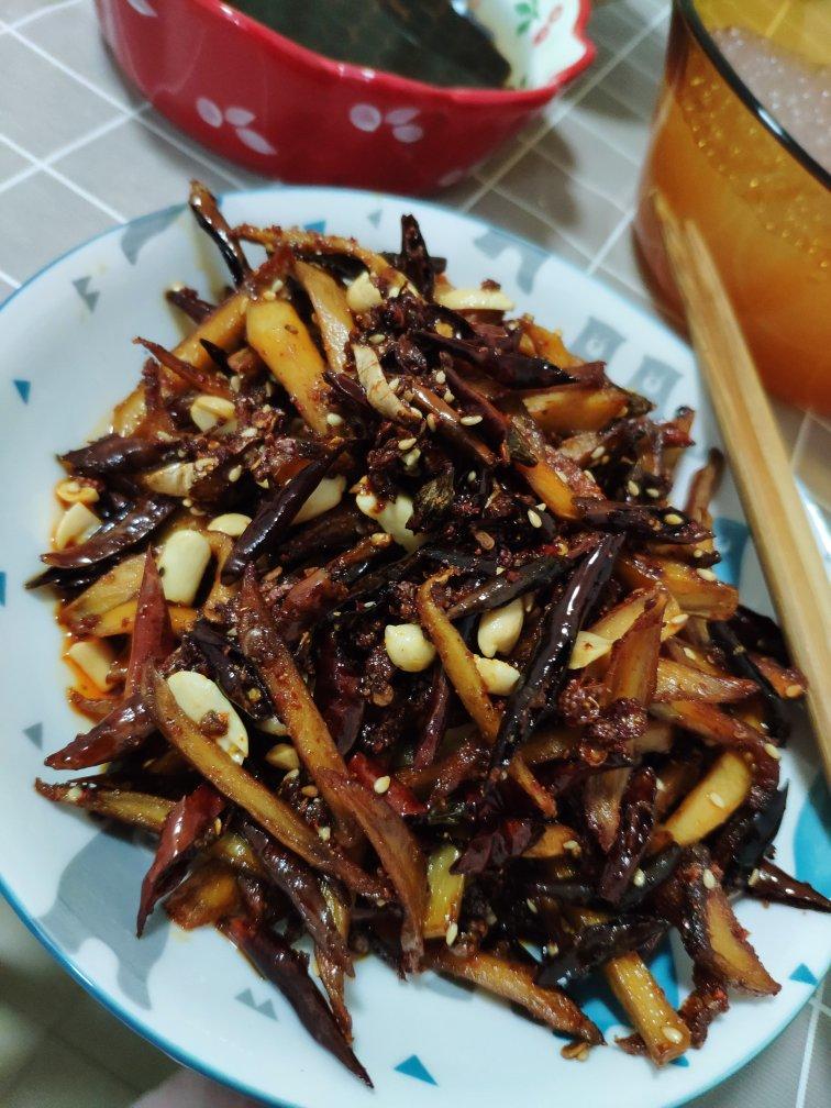 厨师长教你：“冷吃杏鲍菇”的创新做法，这味道好吃得停不下来