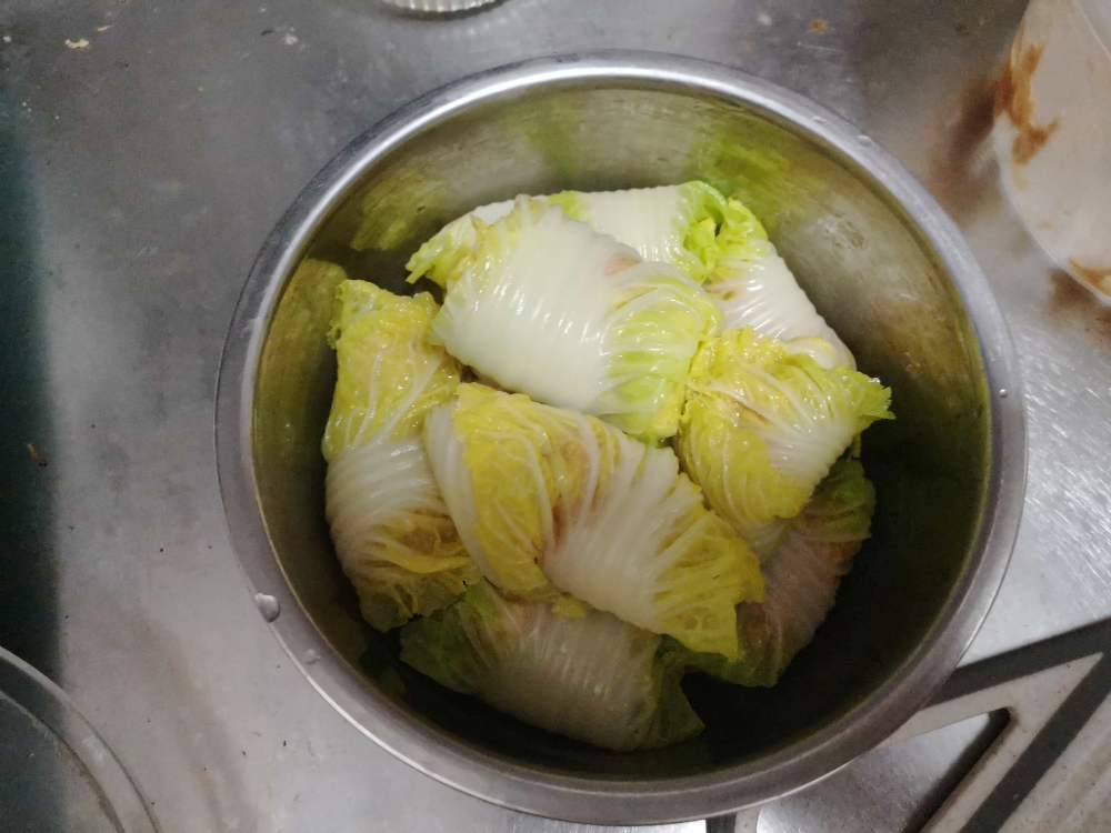 电饭盒版翡翠白玉卷就是蒸酿肉白菜卷的做法 步骤10