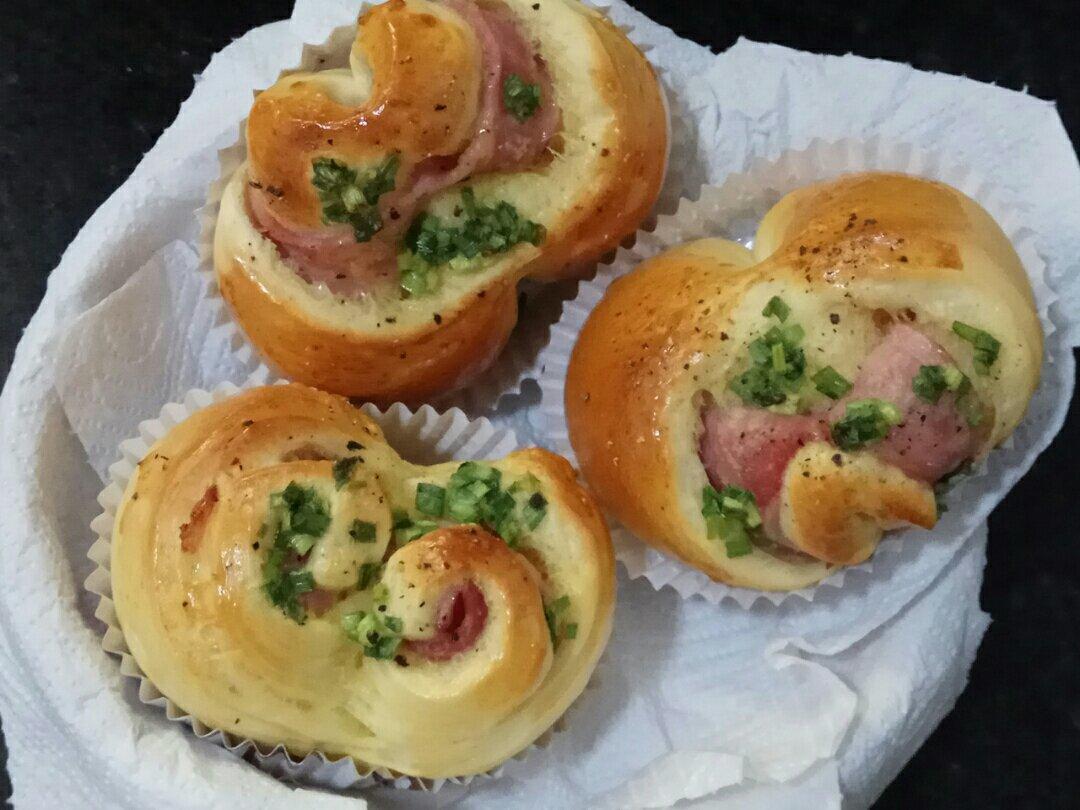 深受家人喜爱的松软面包——做法简单的汤种培根香葱面包