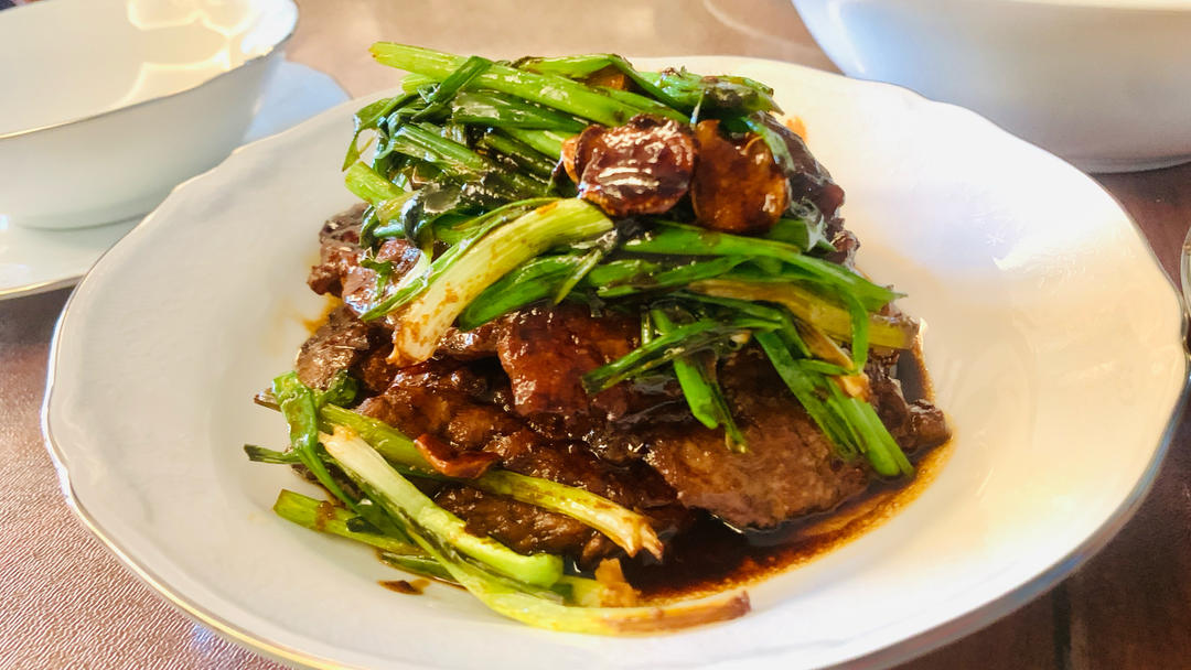 嫩而入味、肉感十足、没有淀粉感的红烧大排 葱烤大排～