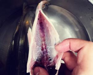 梭鱼炖豆腐的做法 步骤2