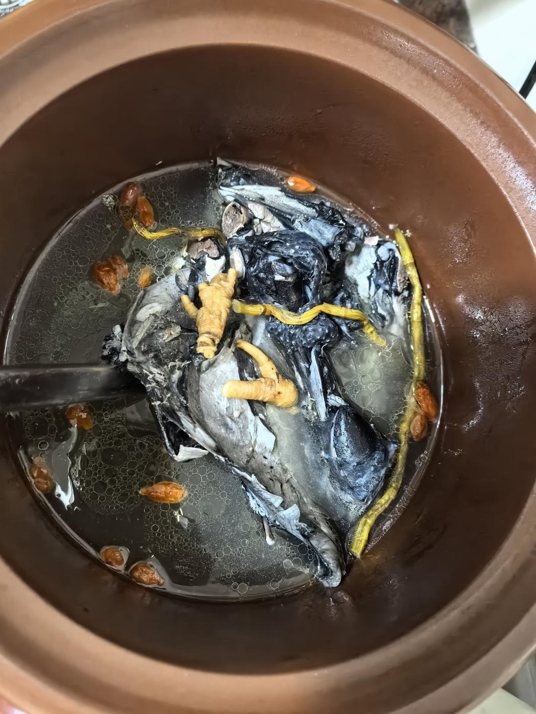 花旗参石斛煲乌鸡