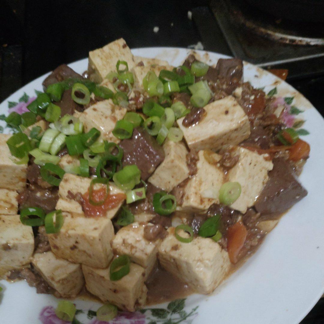 厨师长教你：“双色豆腐”的家常做法，口感软嫩弹牙，先收藏起来
