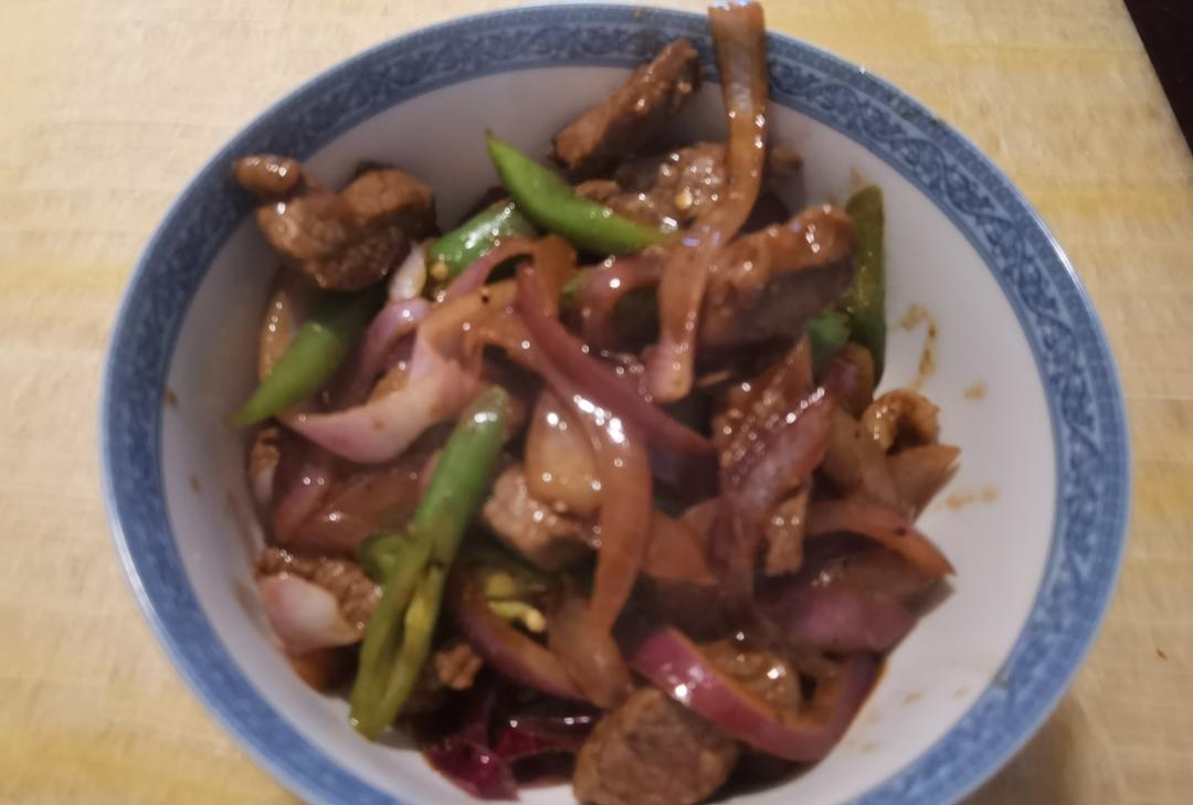 老少皆宜的一道“青椒洋葱爆炒牛肉”