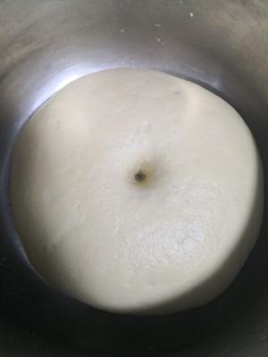 香葱肉松芝芯热狗面包😋肠仔包（烫种冷藏发酵）的做法 步骤2