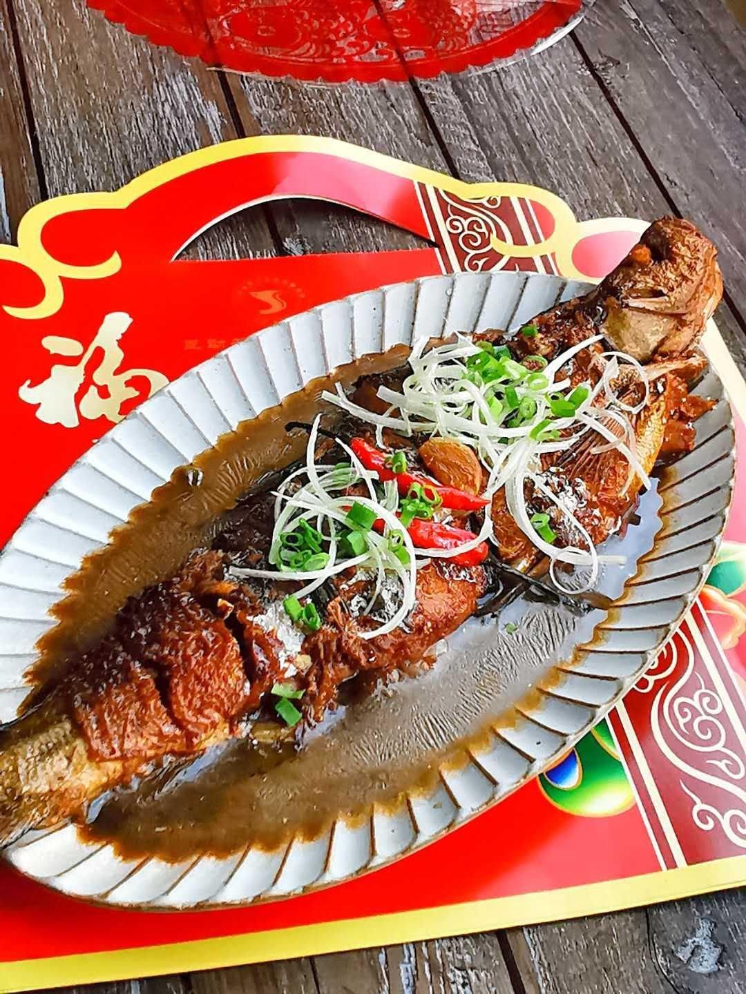 金玉满堂啤酒红烧鱼