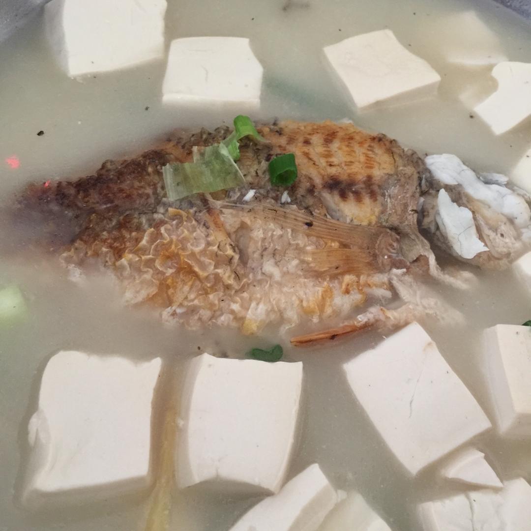 鲫鱼豆腐汤