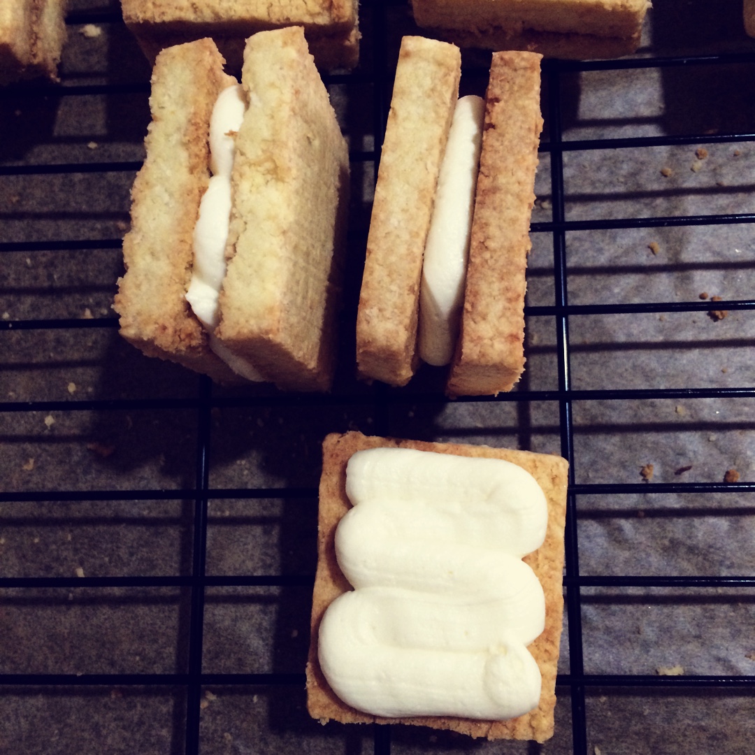 乳酪奶油夹心酥饼（芝士夹心饼干）