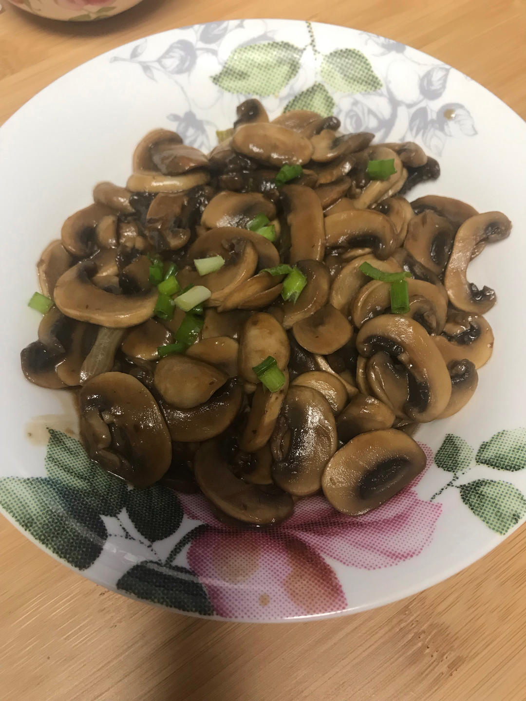 分享一个香菇好吃的做法，不用烧鸡不用炖汤，简单炒一炒，真香