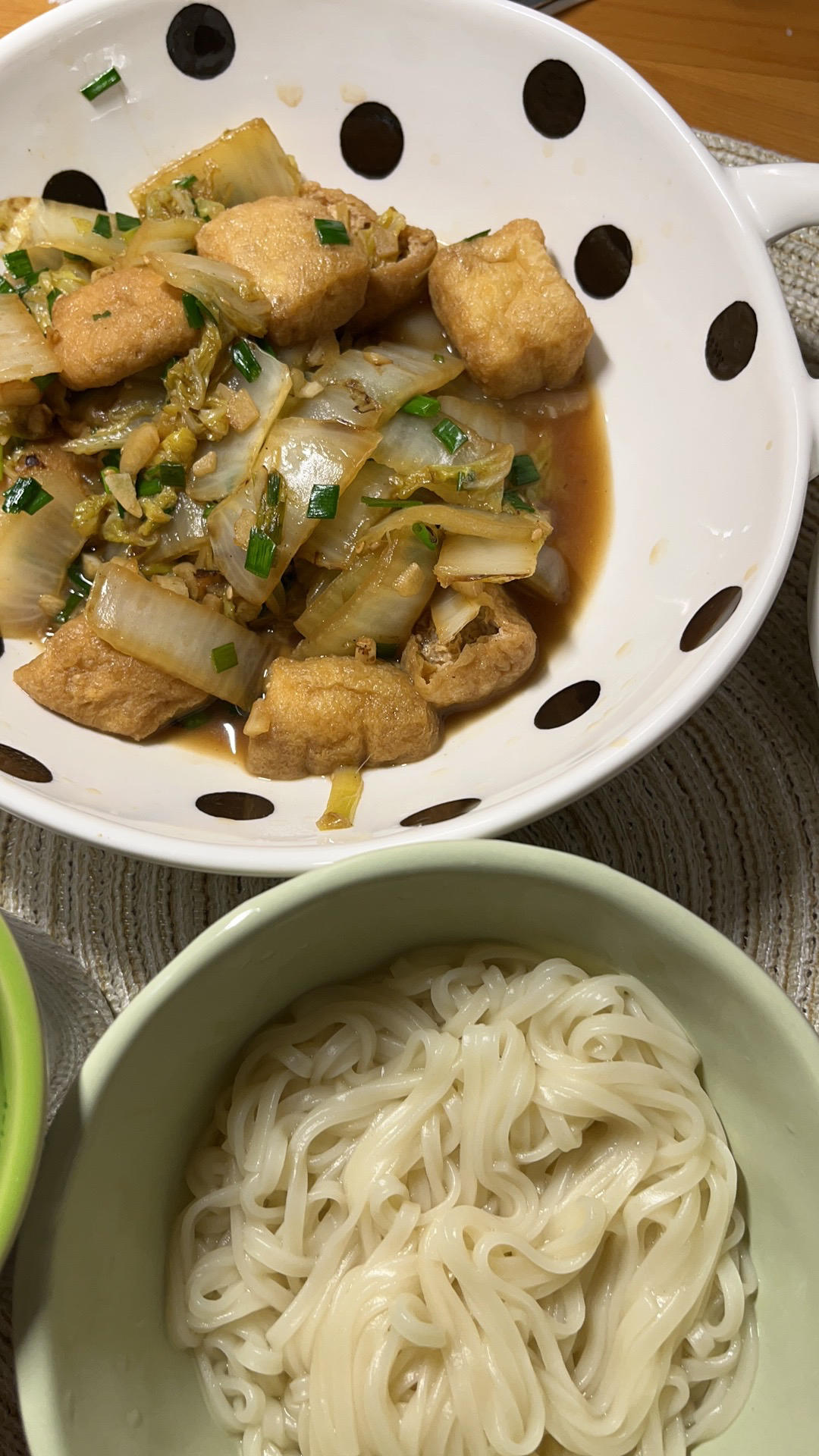 好吃到连汤汁都不剩的白菜焖豆泡，给肉都不换