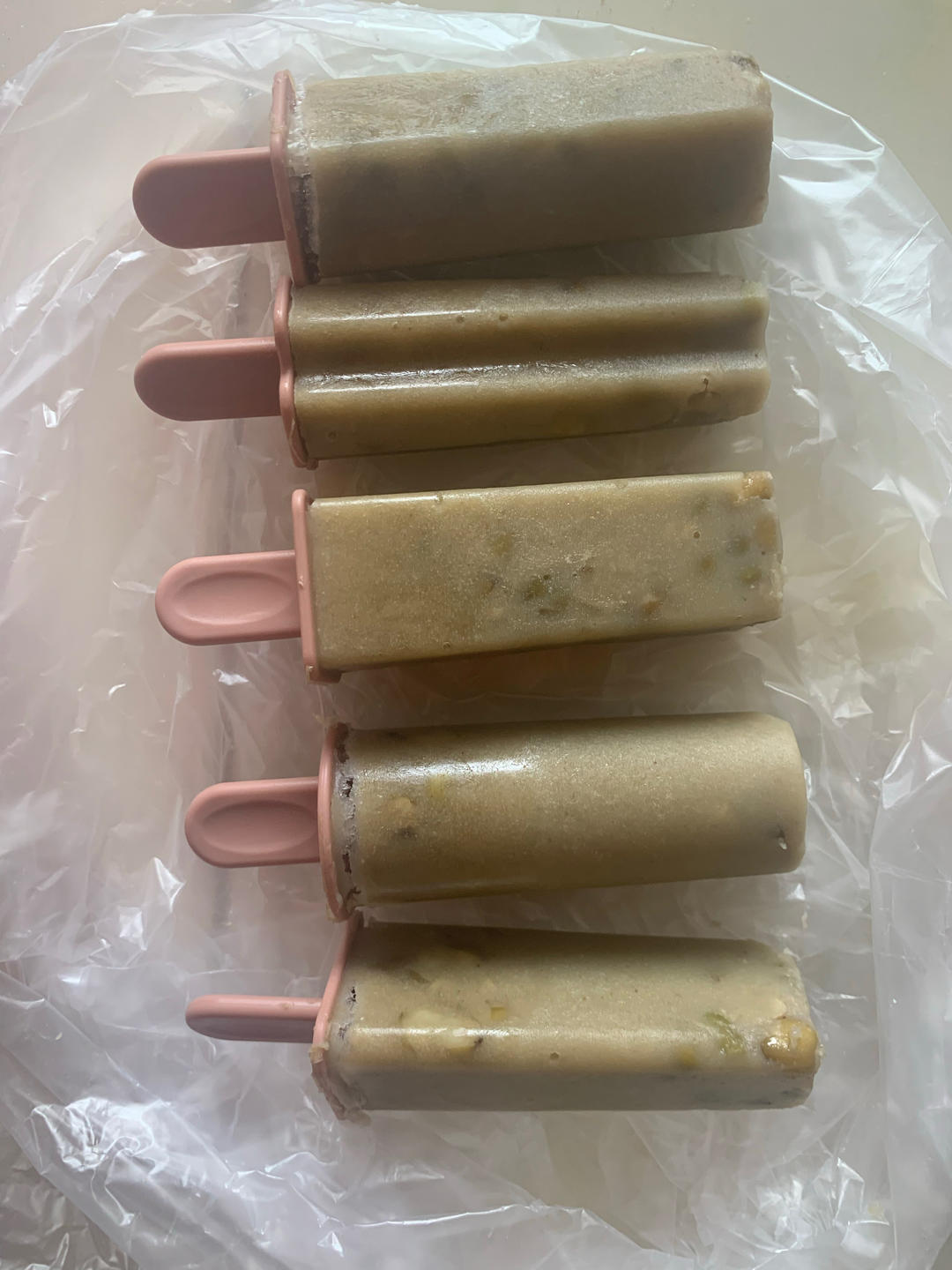 绿豆冰棒(附煮绿豆不变色技巧)