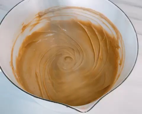 醇香浓厚的奶茶卡仕达酱～（可当巧克力蛋糕夹馅）的做法 步骤3