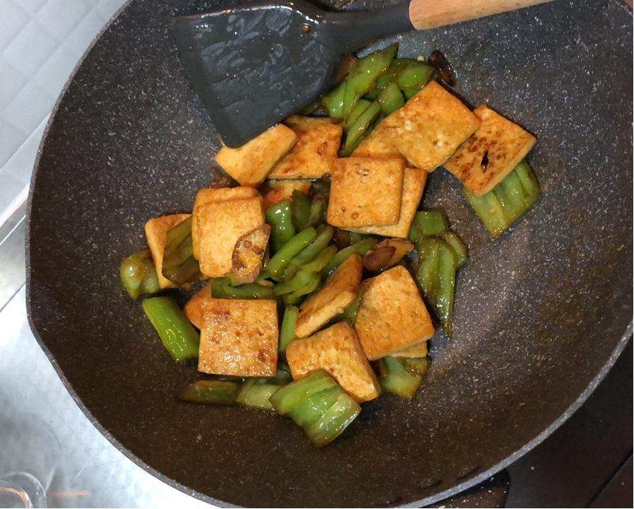 尖椒炒煎豆腐