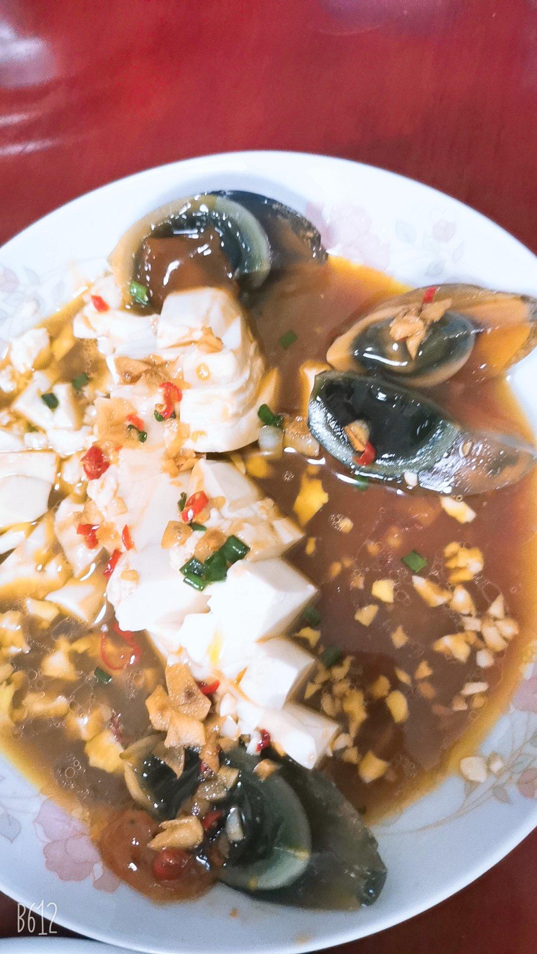 皮蛋拌豆腐
