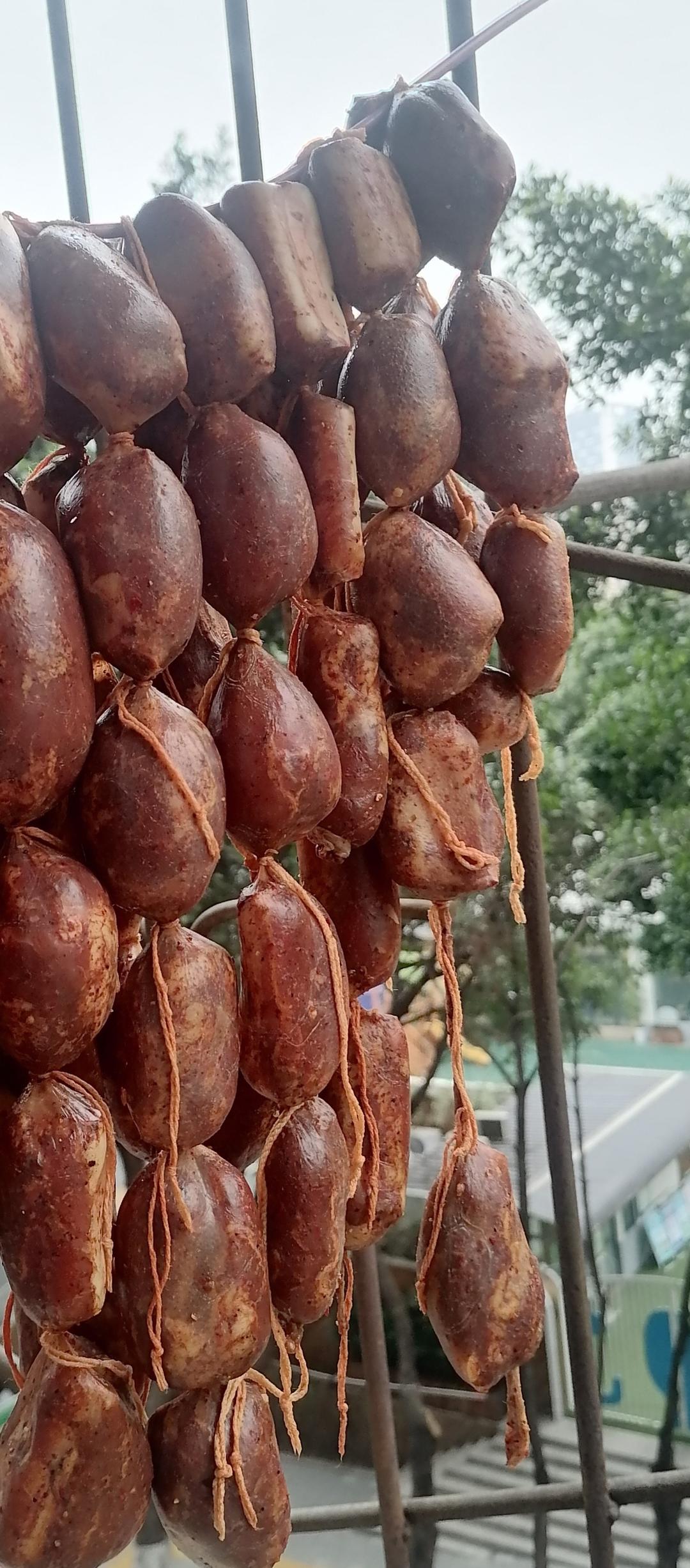 川味排骨香肠的做法