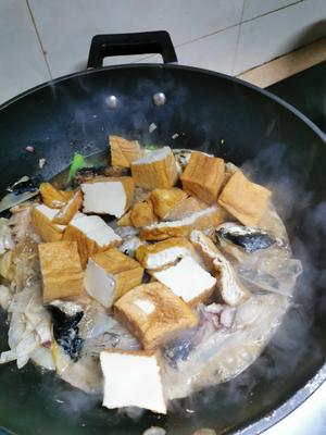 炸腐竹鱼唇豆腐煲的做法 步骤10