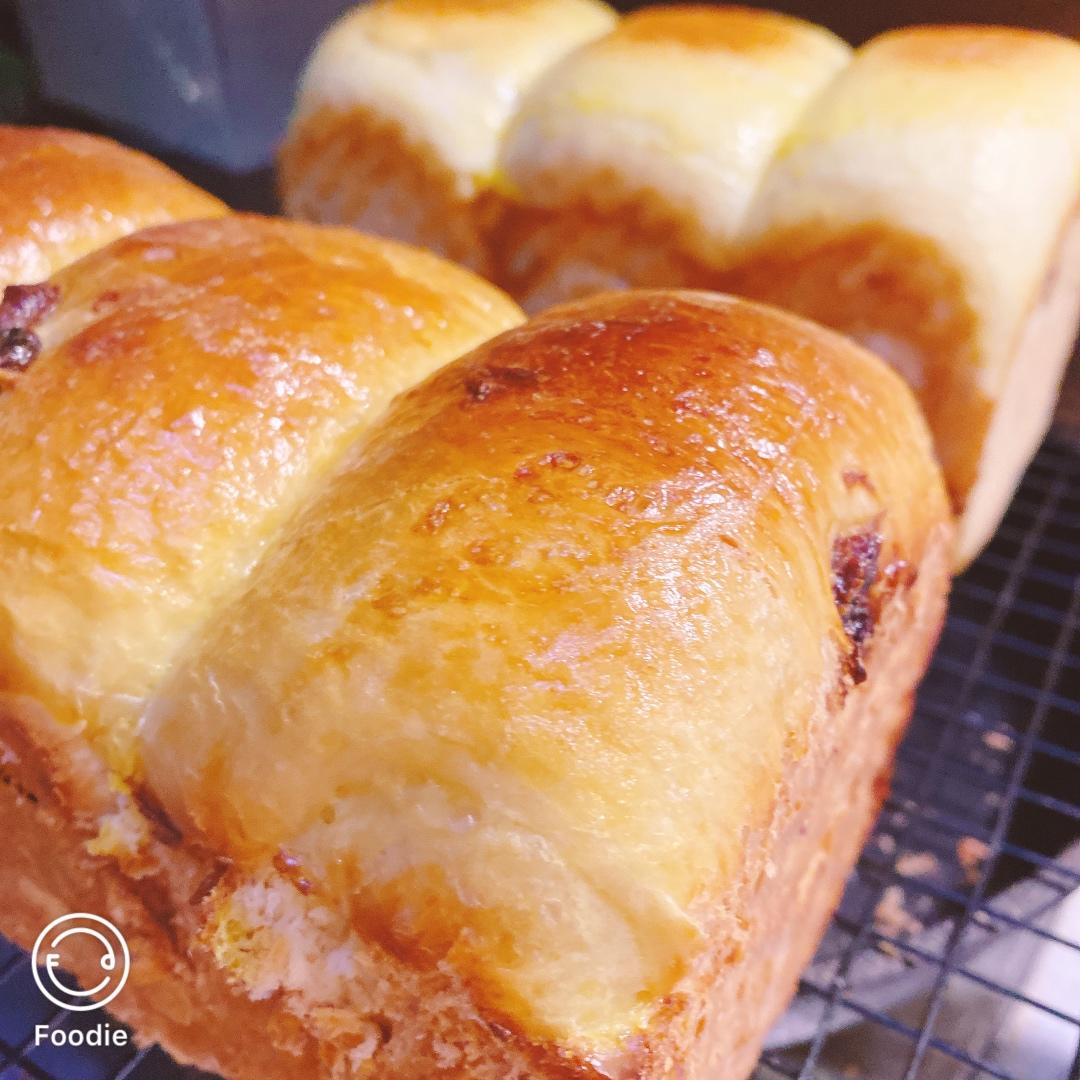 我最近每天做一个的葡萄干吐司，真的超松软好吃！