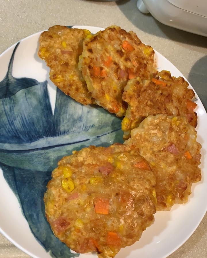 有颜值还健康的玉米虾饼，做法简单又好吃，一学就会