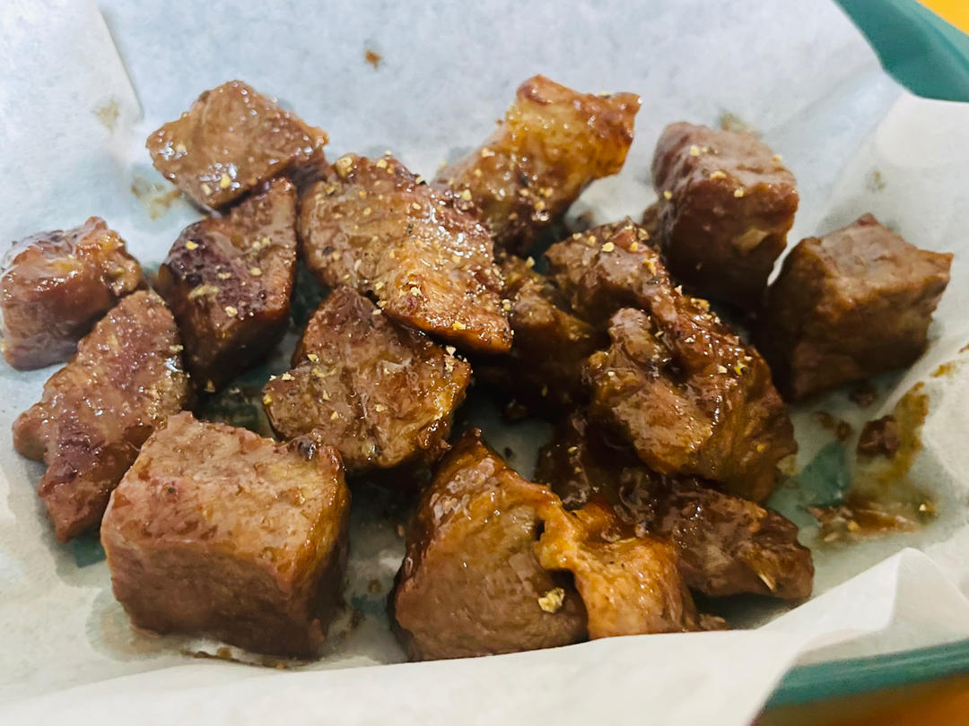 好吃到舔盘的蒜香黑椒牛肉粒