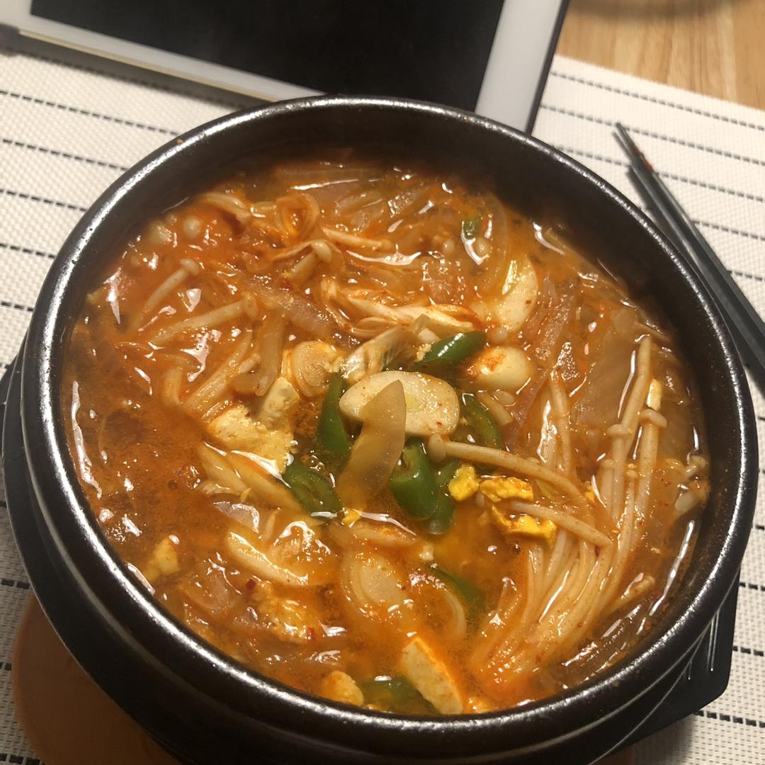 韩国泡菜豆腐汤