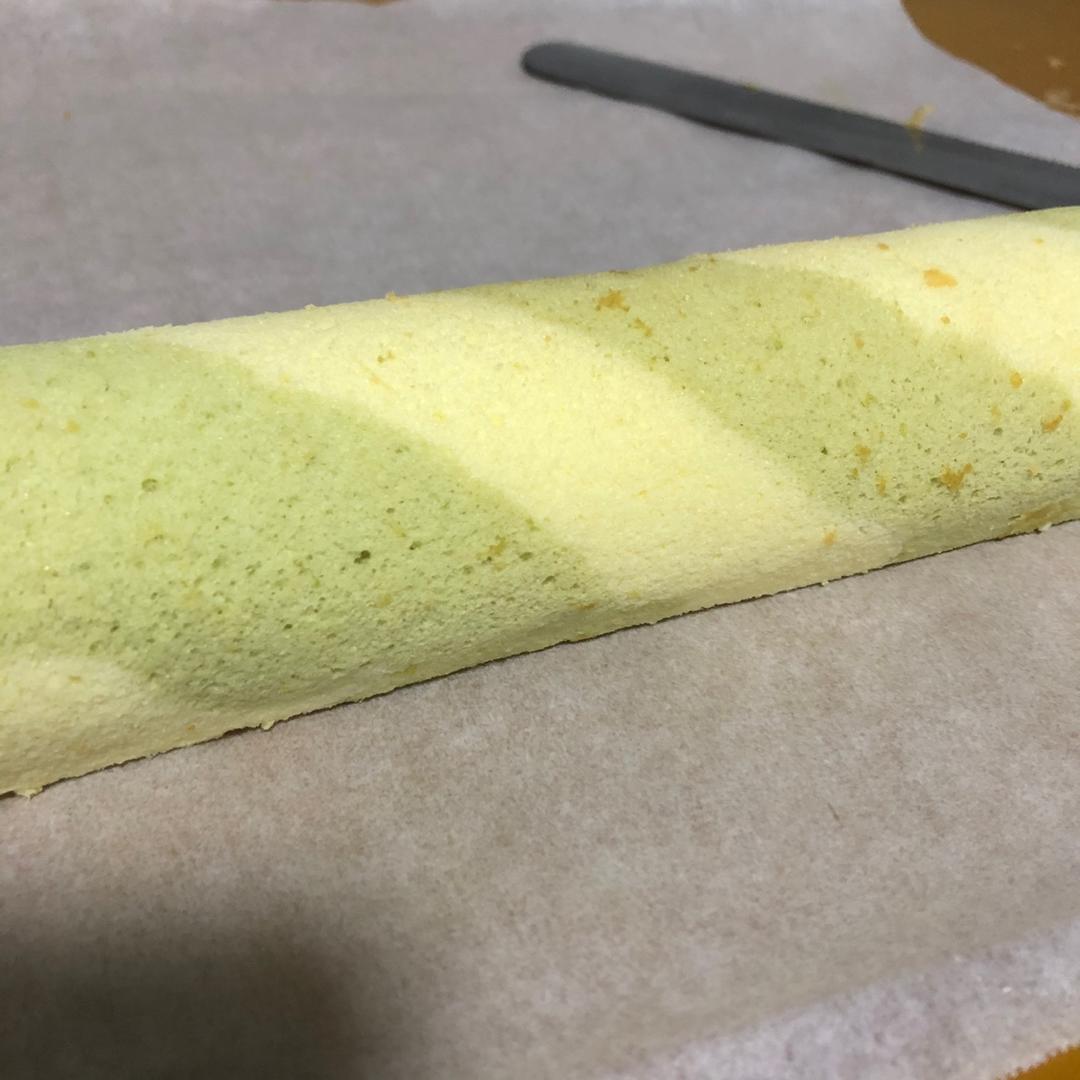 条纹蛋糕卷