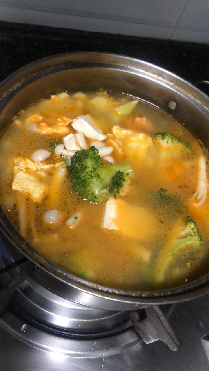 豆腐鲜虾菇菌汤