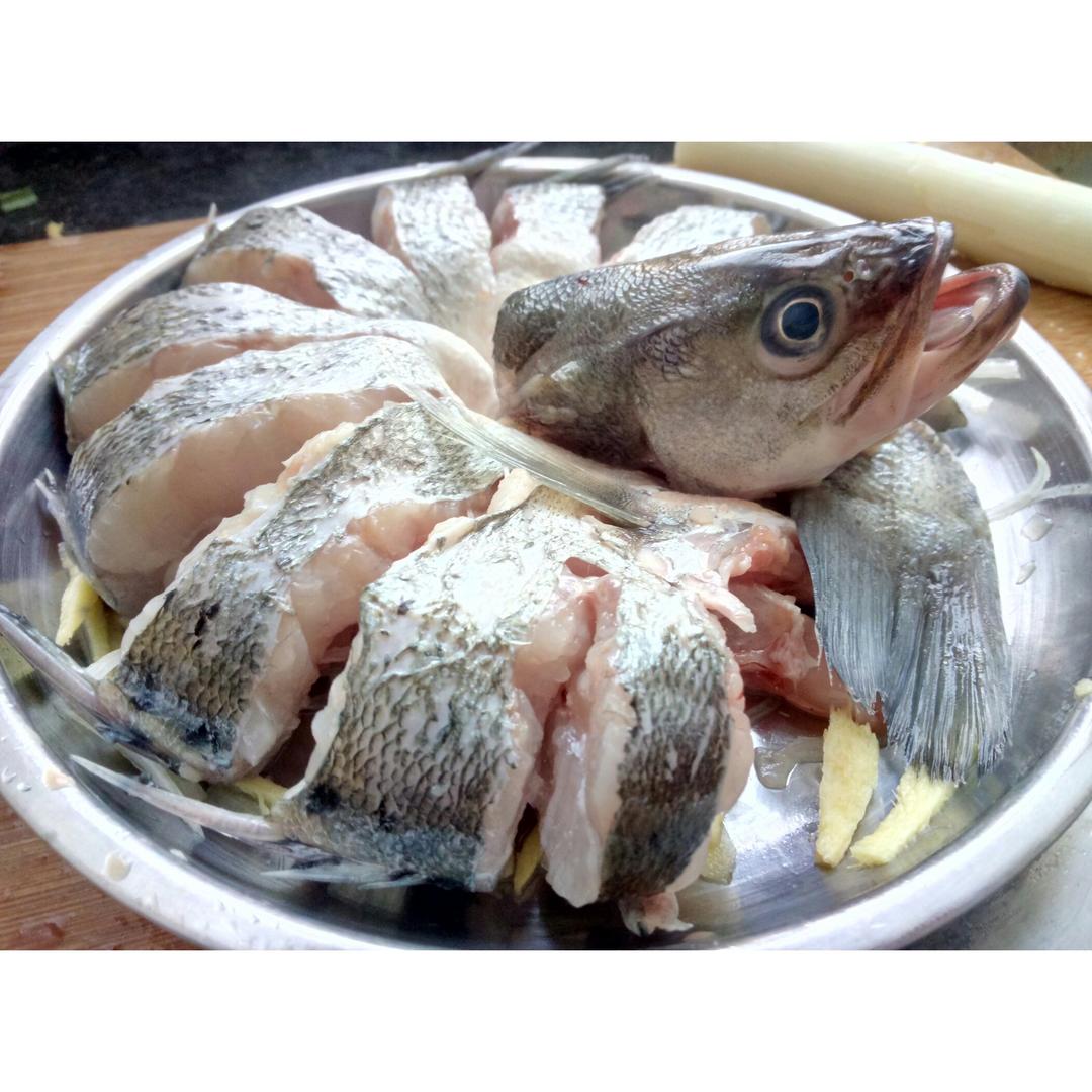 清蒸鲈鱼