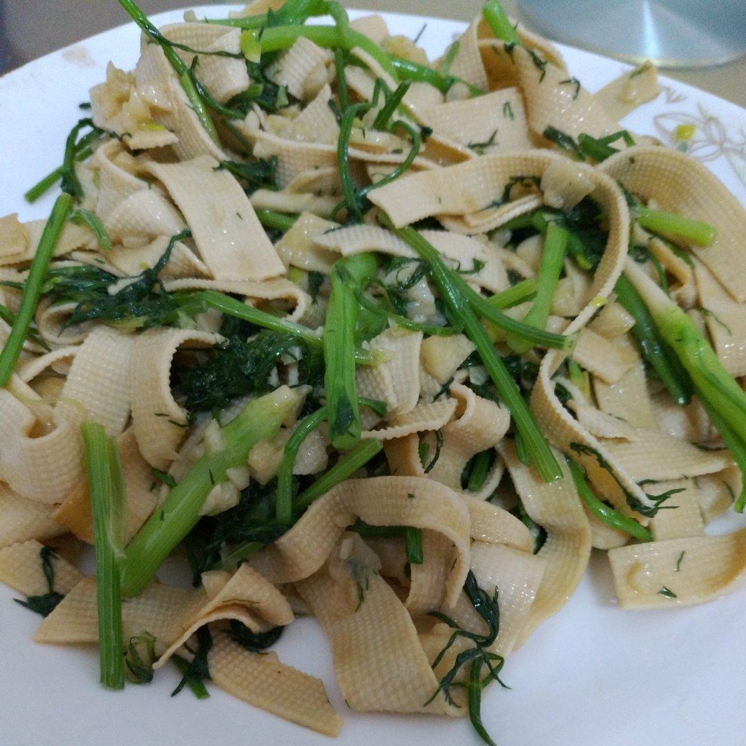 香香的千张炒茴香
