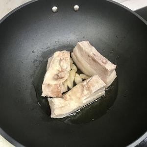 酸腌菜扣肉的做法 步骤1