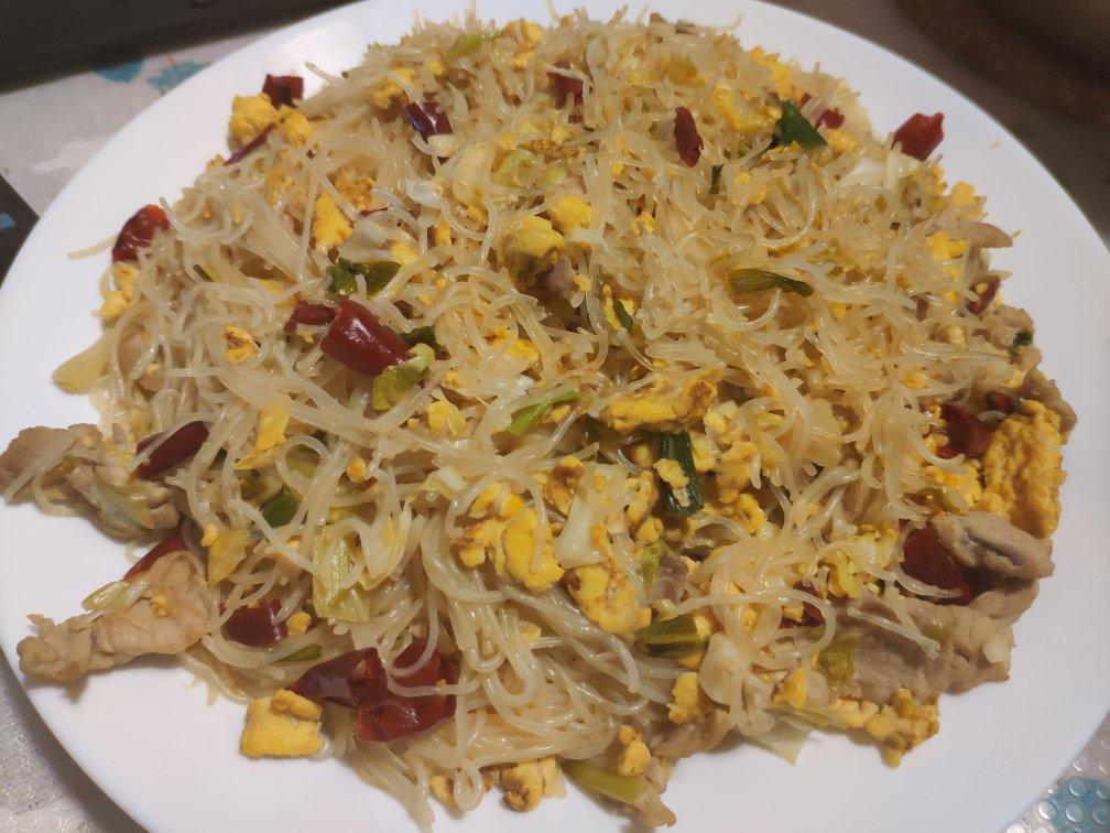包菜粉丝炒鸡蛋