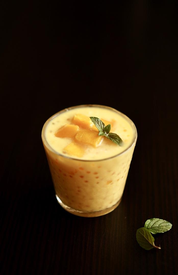 小厨子调调做的港式甜品杨枝甘露芒果西米露附芒果花切法