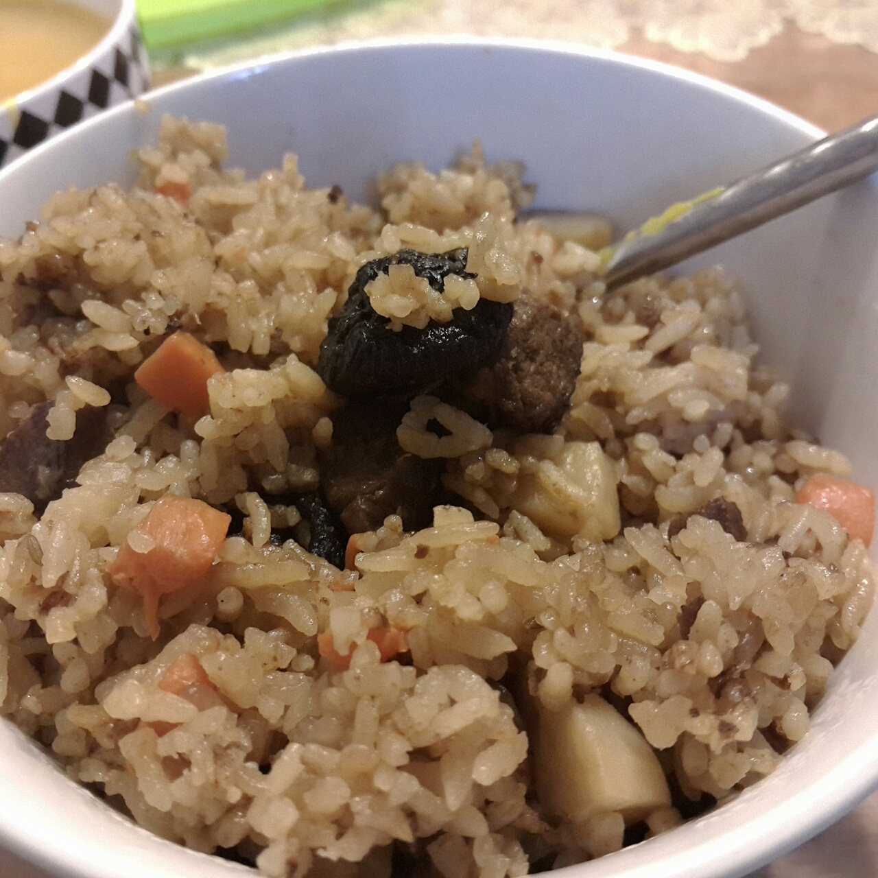 喷香羊肉焖饭
