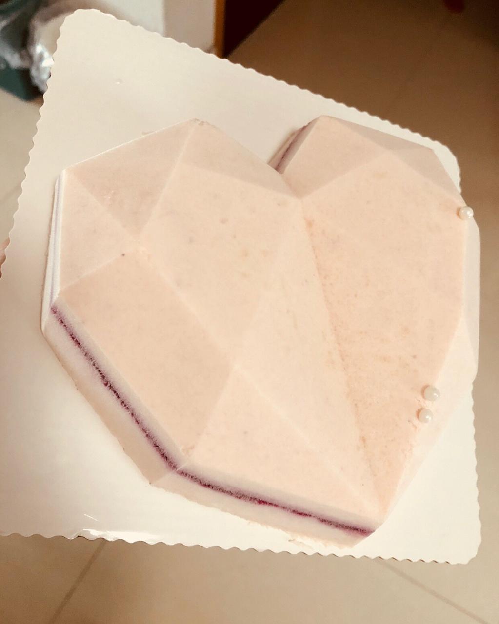 手机用户2623_xbes做的钻石心形草莓奶酪慕斯蛋糕