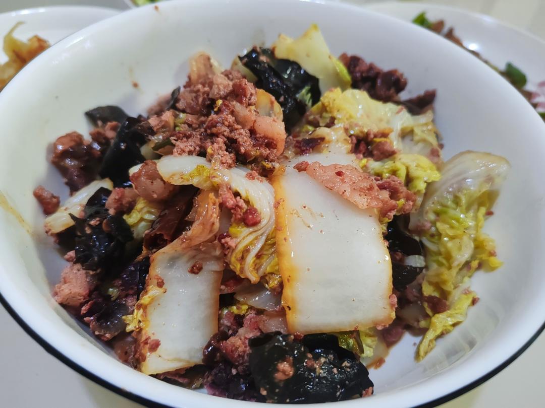 白菜新吃法云南风干豆腐血肠炒白菜