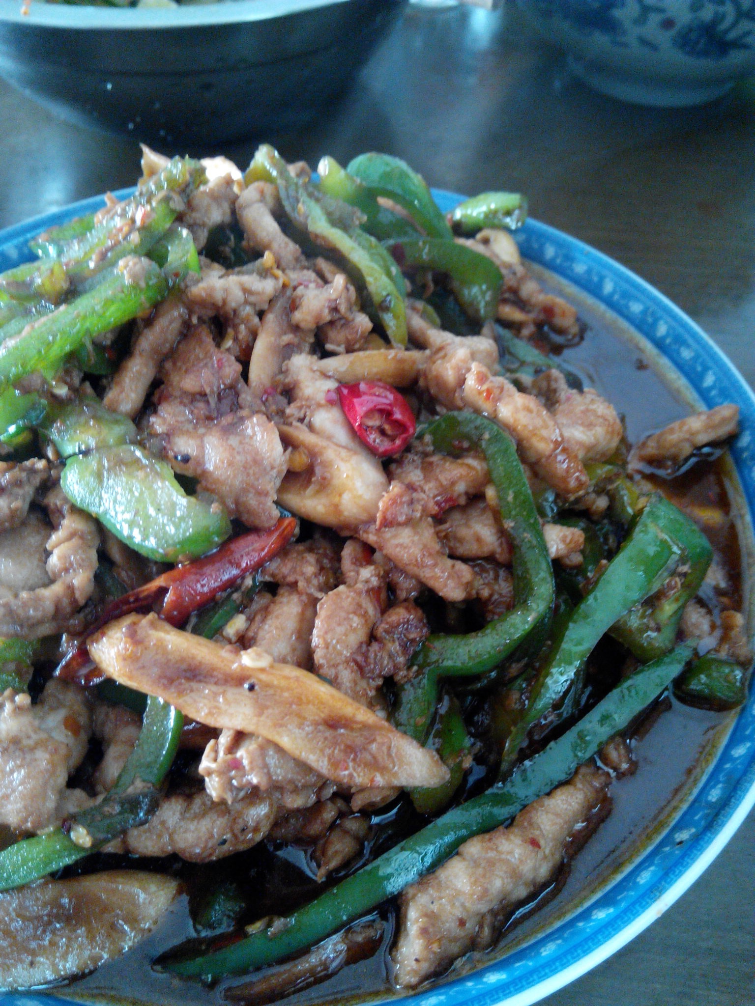 家常菜 爆炒里脊肉 秀色美餐做的爆炒里脊肉 赞 猪里脊肉,鲜香菇,青椒