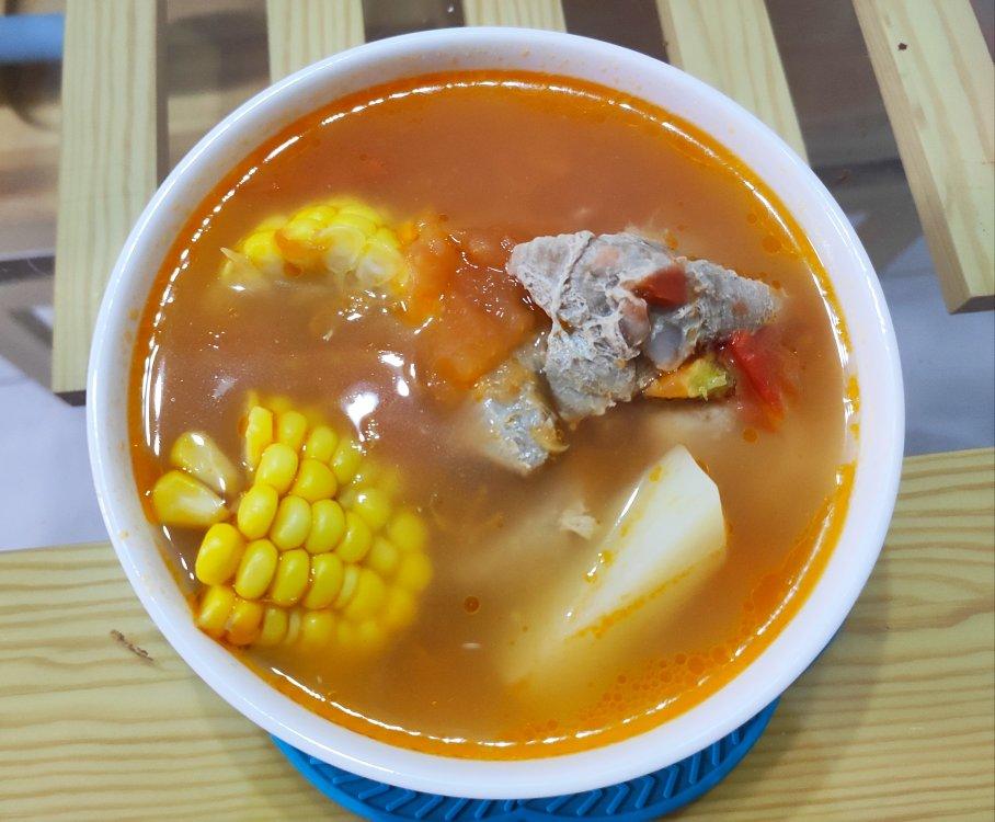 番茄土豆玉米排骨汤