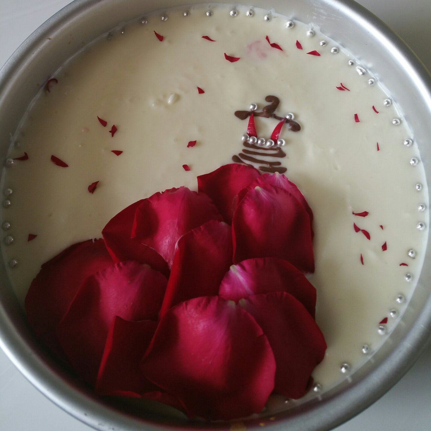 玫瑰花瓣生日蛋糕