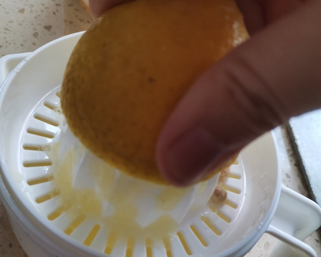 鲜榨蜂蜜柠檬汁（泡）的做法 步骤1