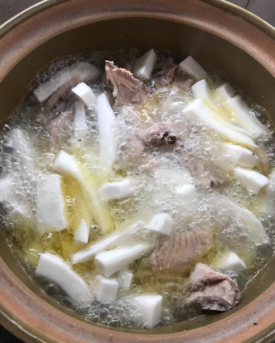 椰子煲鸡汤