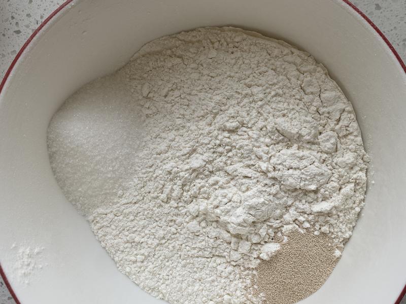 纯奶手撕吐司的做法 步骤1