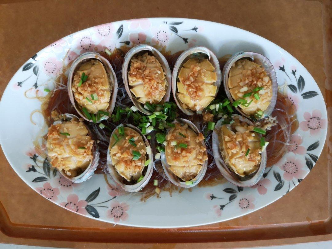 蒜蓉粉丝蒸鲍鱼