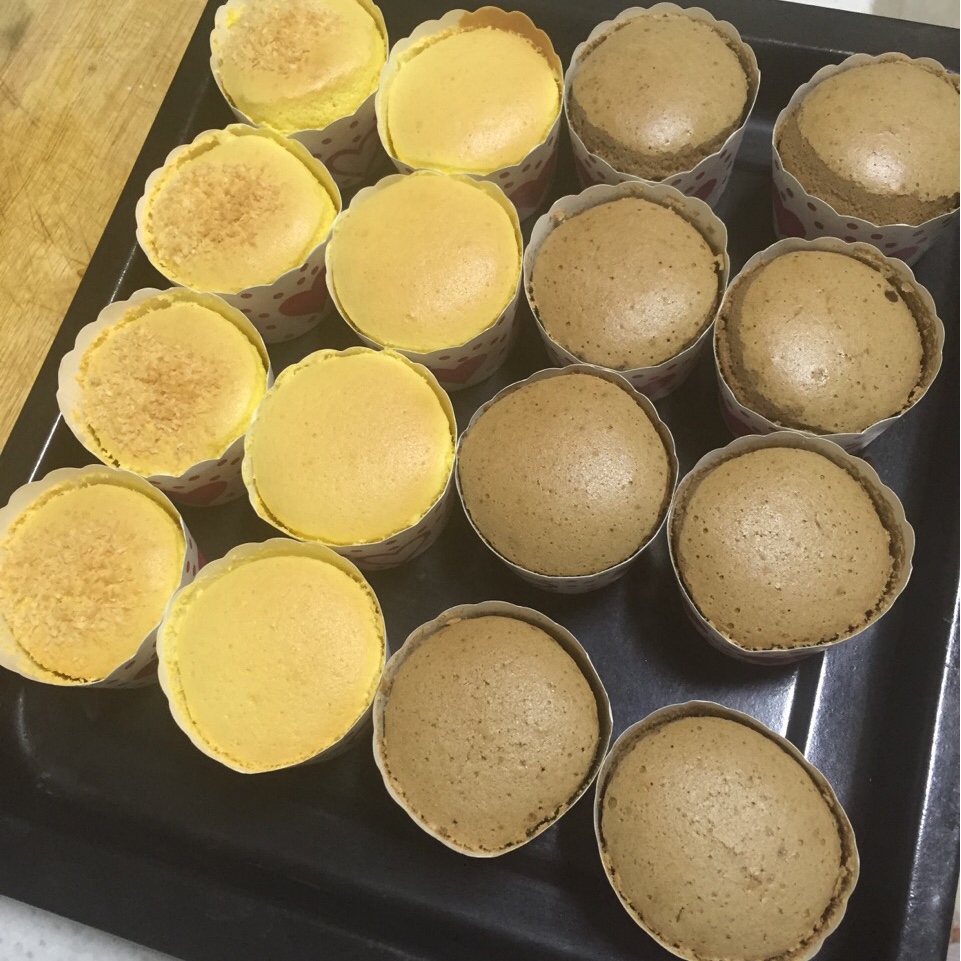 软绵绵戚风纸杯蛋糕